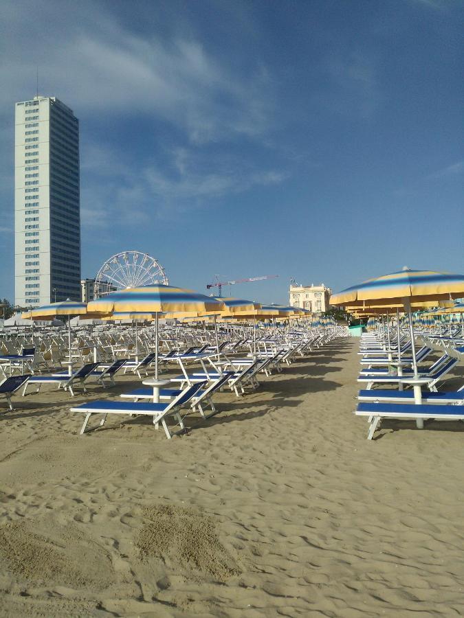 Hotel Marcus Cesenatico Buitenkant foto