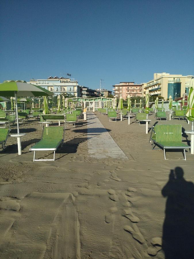 Hotel Marcus Cesenatico Buitenkant foto